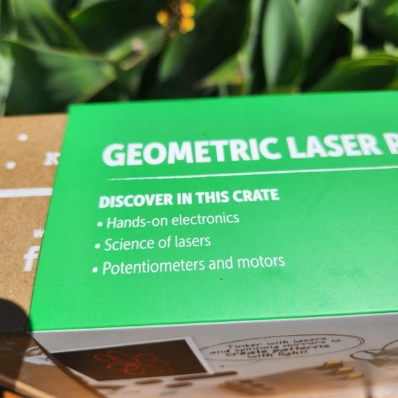 NEW KiwiCo. Kiwi Co. Geometric Laser Projector Science Kit STEM Craft Learning K - Picture 6 of 12